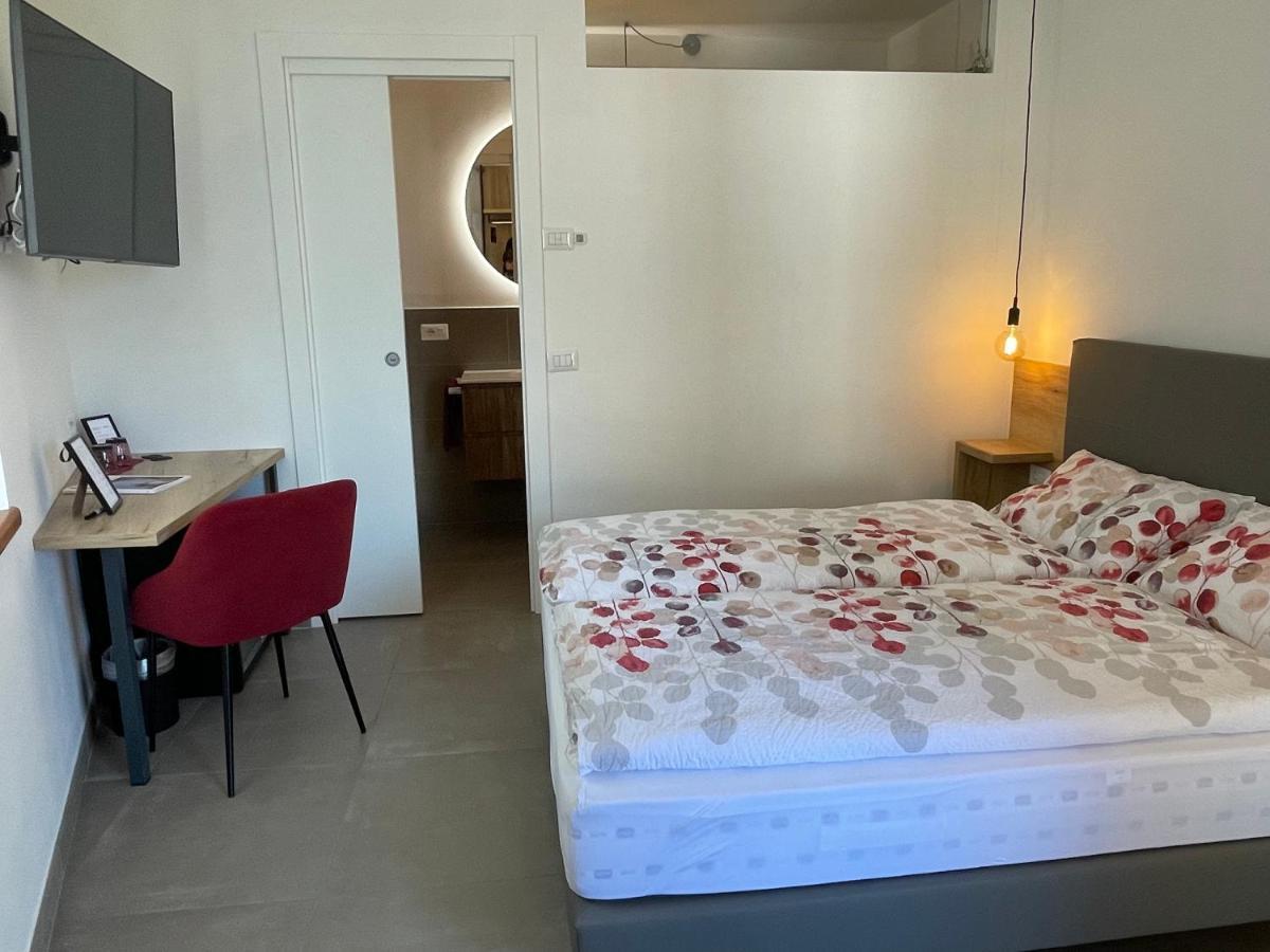 B&B Nalu 阿科 外观 照片